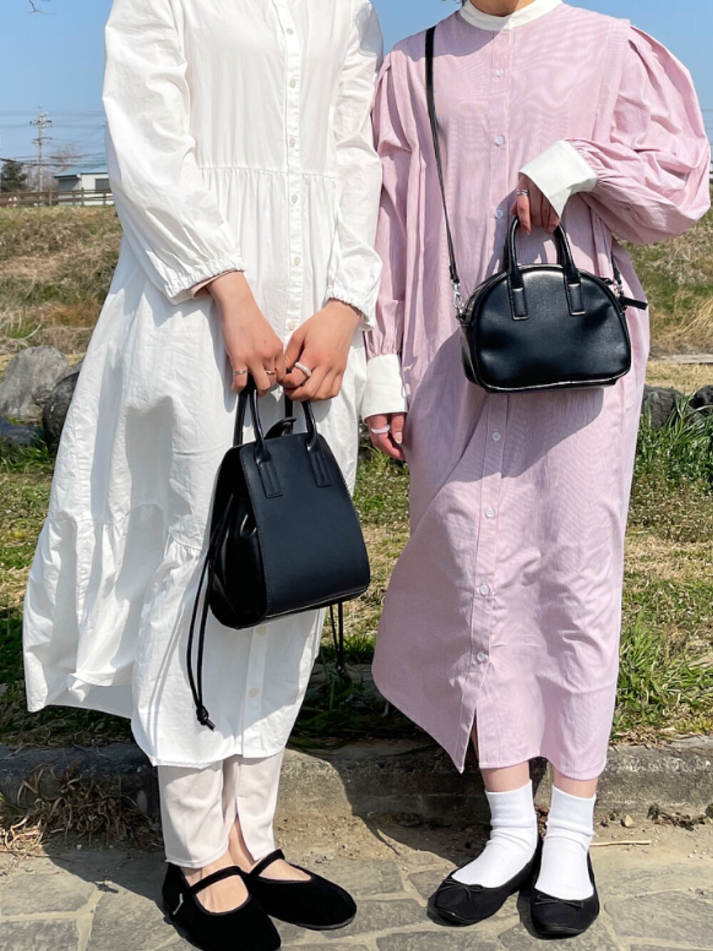 「春色、ピンク、おしゃれさんと繋がりたい、春コーデ、シャツワンピ」｜「LOWRYS FARMの２ＷＡＹミニボストンバッグ　958286（ボストンバッグ、ブラック系）」を使った、yunさん（レディース・145cm）の春コーディネートの1枚目の写真