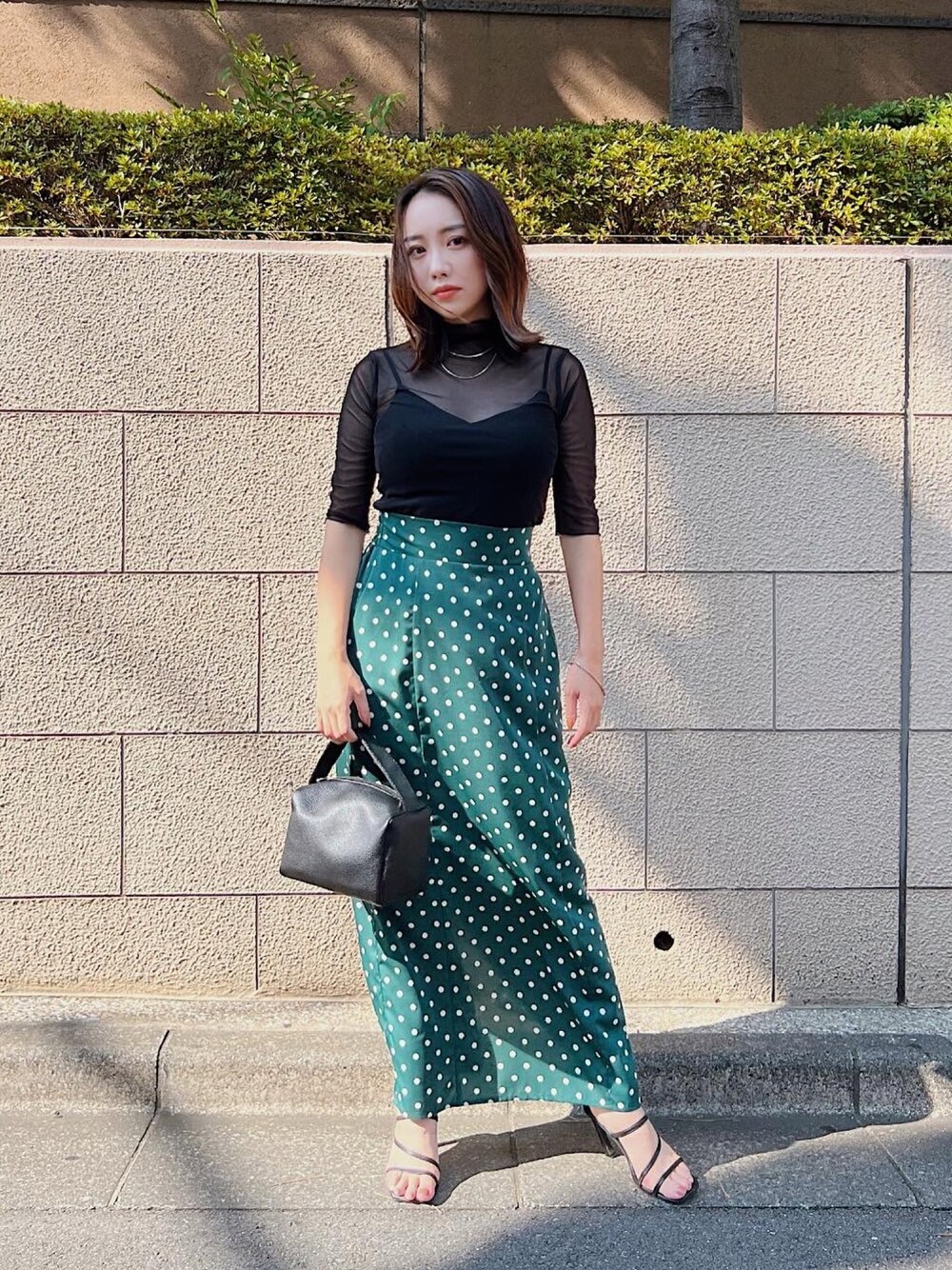 「夏コーデ、お出かけコーデ、オトナカジュアル、秋コーデ、ootd、差し色、ドット柄、グリーンコーデ、低身長、低身長コーデ、低身長女子、ANGIE VINTAGE」｜「ANGIEの【前後２WAY】シアーメッシュノースリーブトップス（Tシャツ/カットソー、ブラック系）」を使った、Mika Uedaさん（レディース・150cm）の夏コーディネートの1枚目の写真