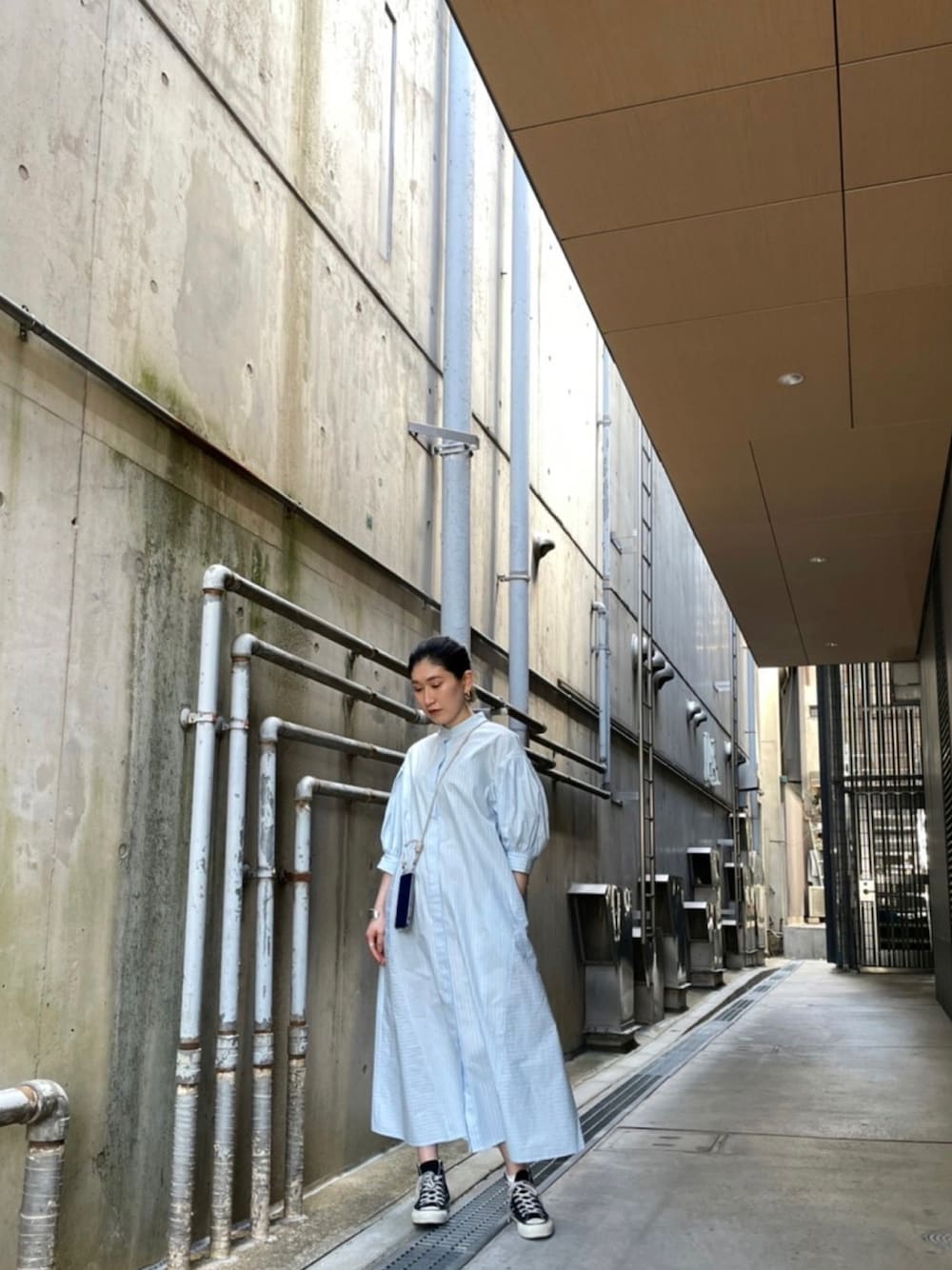 ストライプパフスリーブワンピースを使ったショップスタッフの