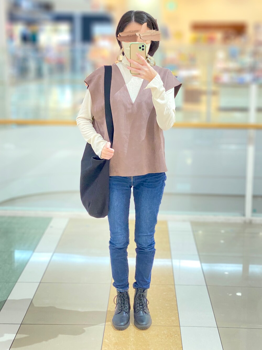 「ベスト、秋服コーデ、プチプラコーデ、ブラウンコーデ、スキニーデニム、レースアップブーツ、おしゃれさんと繋がりたい、カジュアルコーデ」｜「しまむらのアイテム（ベスト、ブラウン系）」を使った、Yマンさん（レディース・162cm）の秋コーディネートの1枚目の写真