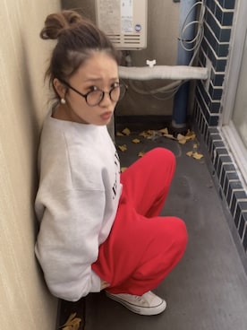 「アイテム（スウェットパンツ、レッド系）」を使った、 Chankanaさん（レディース・160cm）の冬コーディネート