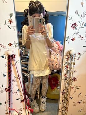 「Reebok（リーボック）のアイテム（Tシャツ/カットソー、ベージュ系）」を使った、Y🐻N🎸さん（レディース・153cm）の秋コーディネート