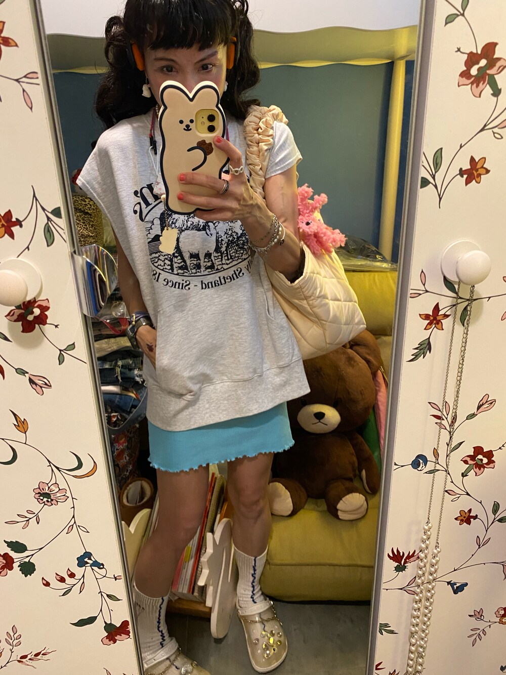 「2021、ootd、outfit、Bershka、repeller-p、freckleseoul、aplz、crocs」｜「repeller-pのアイテム（Tシャツ/カットソー、グレー系）」を使った、Y🐻N🎸さん（レディース・153cm）の秋コーディネートの1枚目の写真