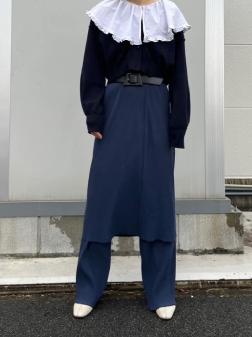 「大人カジュアル、春コーデ、カジュアル、おしゃれさんと繋がりたい、大人女子、レイヤードスタイル、ロングスカート、休日コーデ、キレイめコーデ、ショートブーツ、古着MIX」｜「JOURNAL STANDARDのウールポリエステル天竺ショートカーディガン◆（カーディガン/ボレロ、ブルー系）」を使った、m&mさん（レディース・160cm）の冬コーディネートの1枚目の写真