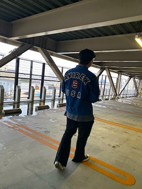 「AVIREX（アヴィレックス）のアイテム（デニムジャケット）」を使った、hayato inoueさん（メンズ・173cm）の冬コーディネート