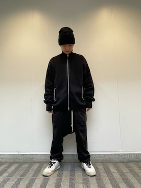 「DRKSHDW by RICK OWENS（ダークシャドウ バイ リックオウエンス）のアイテム（パンツ）」を使った、平賀　健将さん（メンズ・172cm）の秋コーディネート