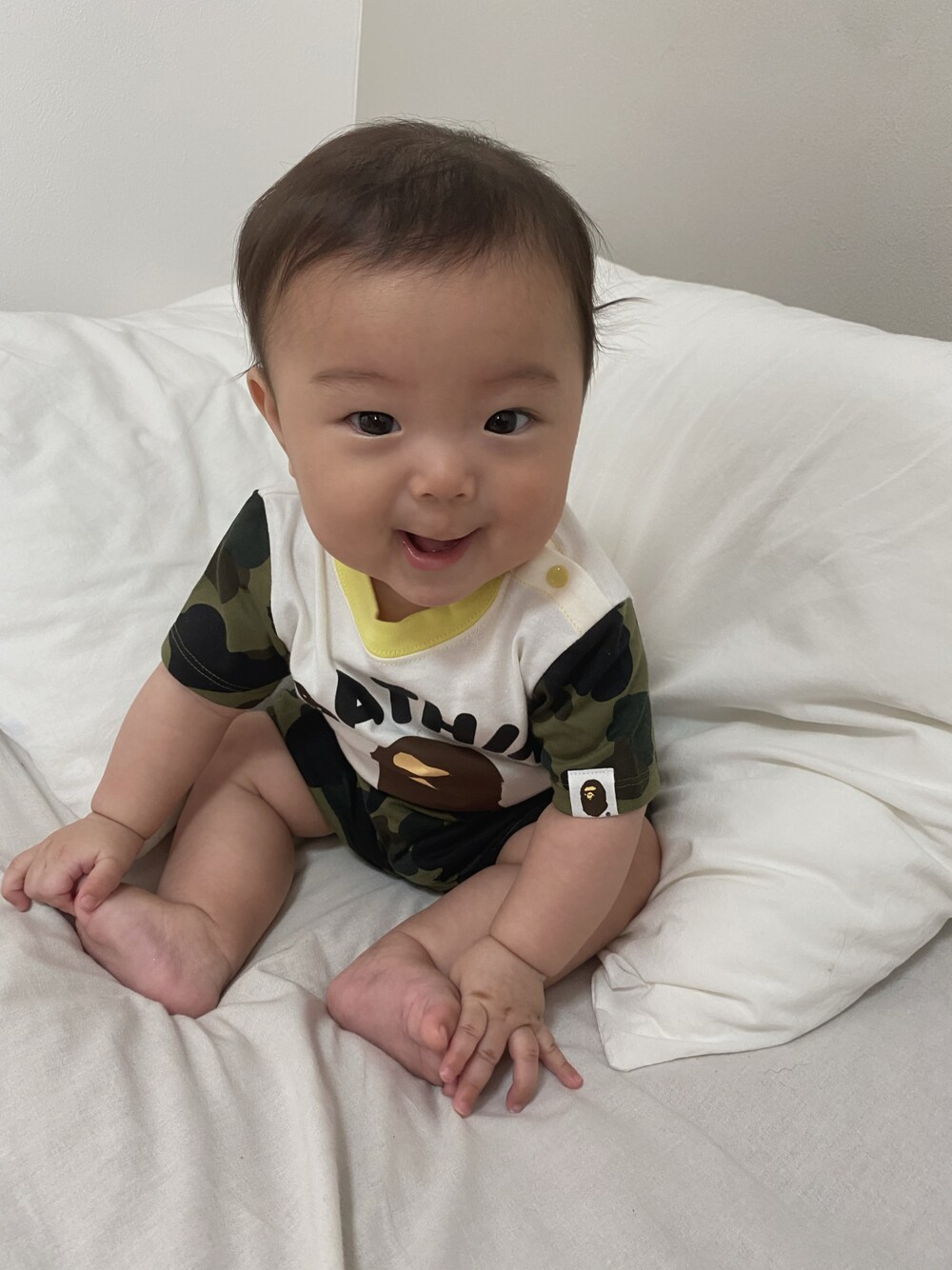 「男の子、ベビー服、ベビー」｜「A BATHING APEの1ST CAMO BABY GIFT SET KB（ベビーギフト、グリーン系）」を使った、JIOさん（キッズ・70cm）の夏コーディネートの1枚目の写真
