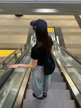 「アイテム（サンダル）」を使った、ややさん（レディース・170cm・20代）の秋コーディネート