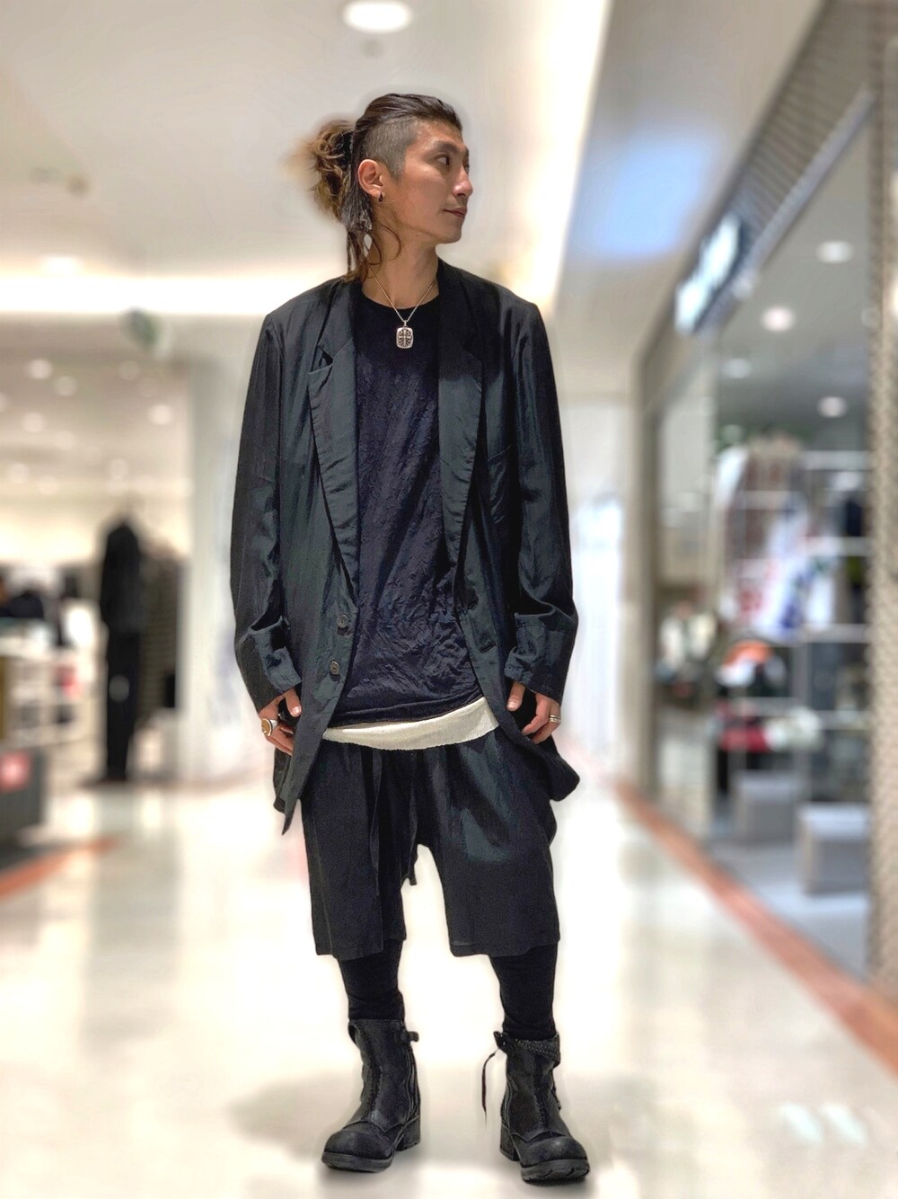 「モード、nude:masahiko maruyama、Nude、black、モノトーン、レイヤードスタイル、ファッションの力を信じよう、ROYAL FLASH、春コーデ、ブラック、黒、ゆるコーデ」｜「nude:masahiko maruyamaのアイテム（ジャケット/アウター、ブラック系）」を使った、Takuto Itouさん（メンズ・170cm）の冬コーディネートの1枚目の写真