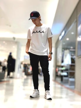 「1piu1uguale3 RELAX（ウノピュウノウグァーレトレリラックス）のアイテム（カーゴパンツ）」を使った、Takuto Itouさん（メンズ・170cm）の夏コーディネート