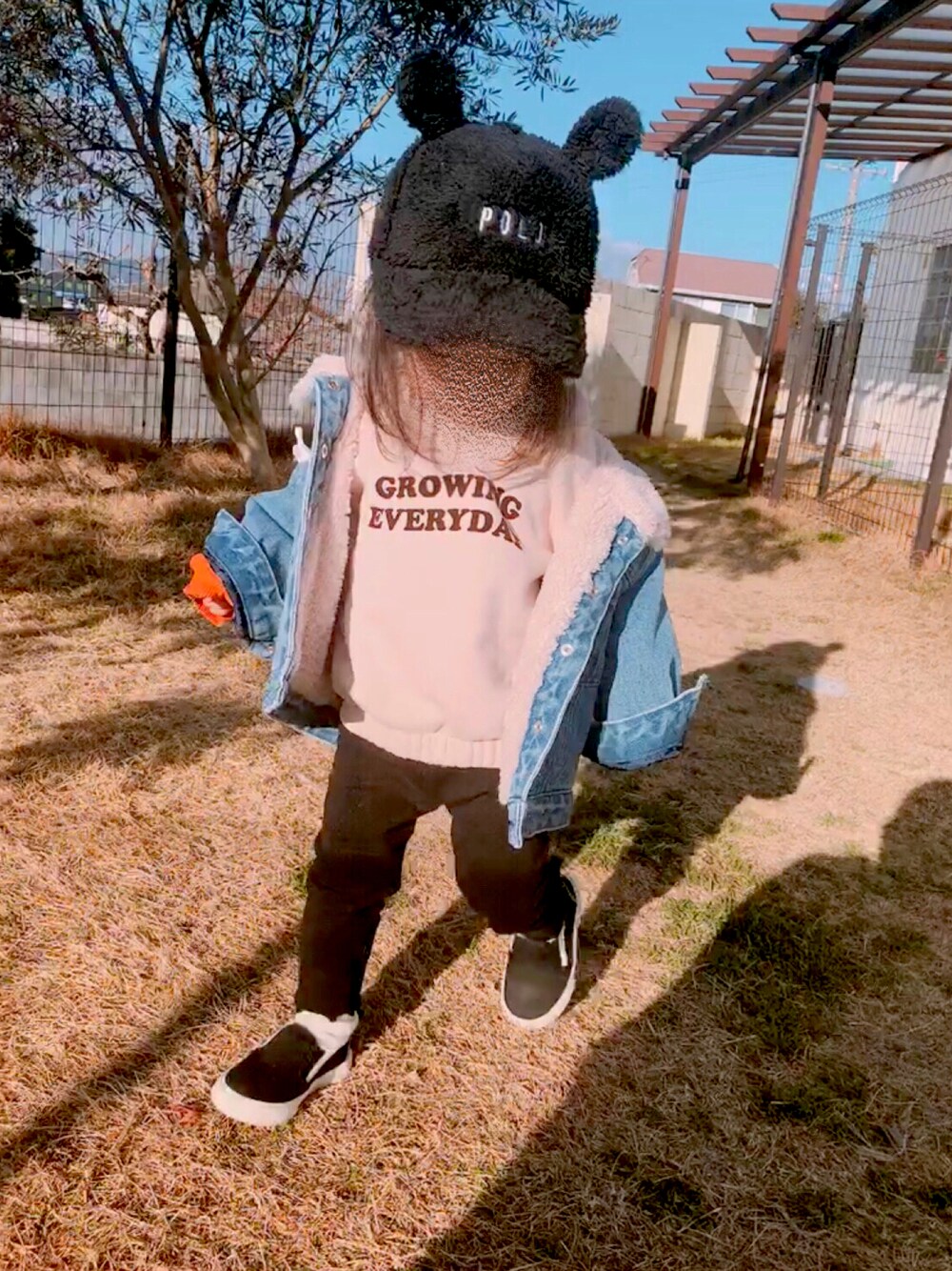 「キッズファッション、Gジャン、ボア、女の子、1歳、耳付きキャップ、ZARA KIDS、ZARAコーデ、パーカーコーデ、ミニーちゃん」｜「ZARA KIDSのミニーマウス©️ディズニーセット（スウェット、ホワイト系）」を使った、 ⌣̈⃝  ame ⌣̈⃝  さん（キッズ・80cm）の冬コーディネートの1枚目の写真