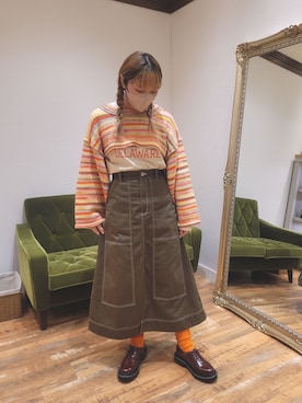 「アイテム（ジャンパースカート、イエロー系）」を使った、なんばマルイ店さん（レディース・156cm）の冬コーディネート