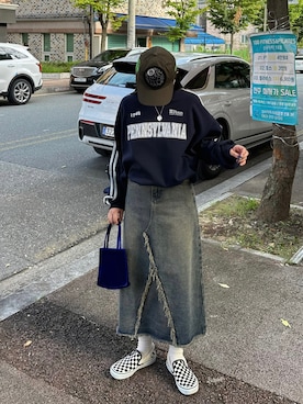 「アイテム（スリッポン）」を使った、 李奈さん（レディース・158cm）の秋コーディネート