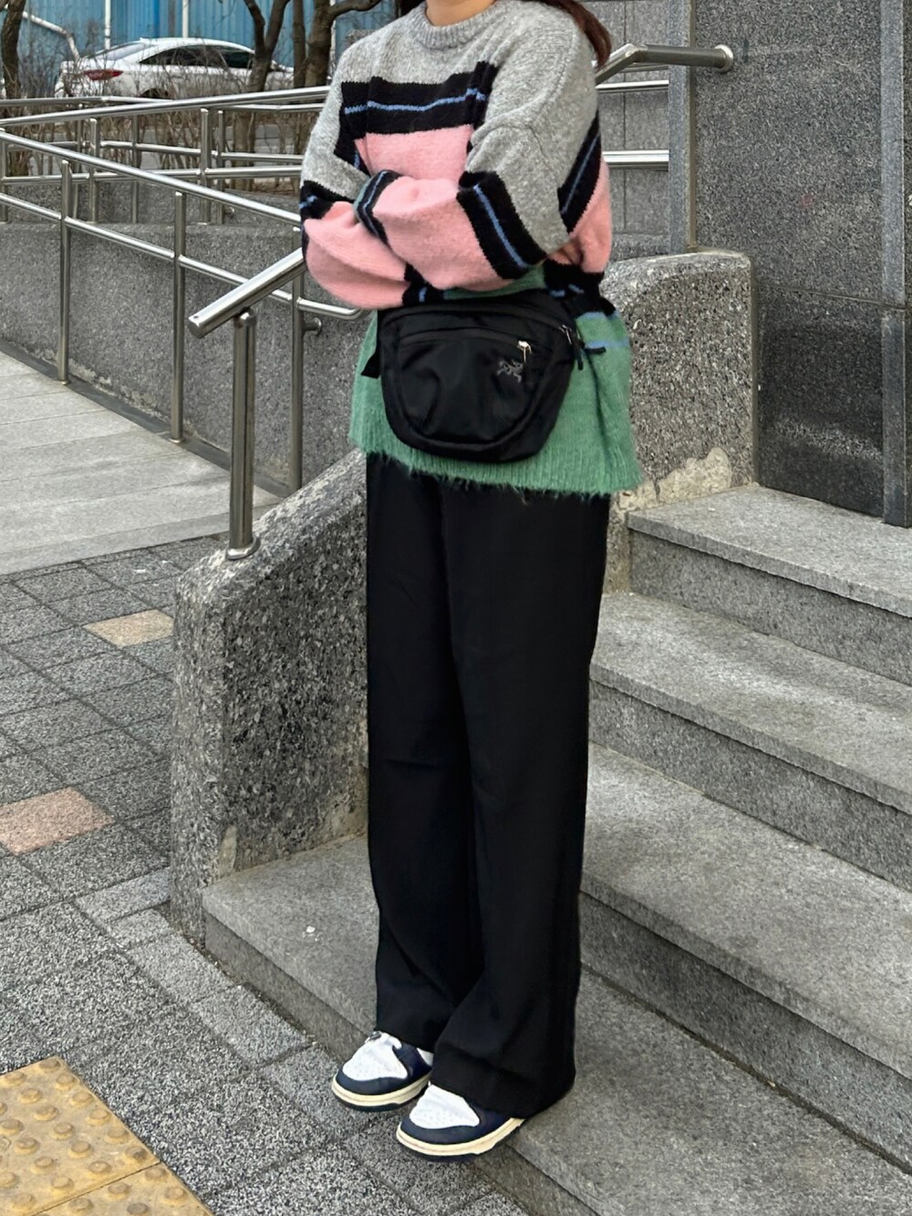 ファッションポーチ 李奈｜ARC'TERYXのボディバッグ/ウエストポーチを使ったコーディネート