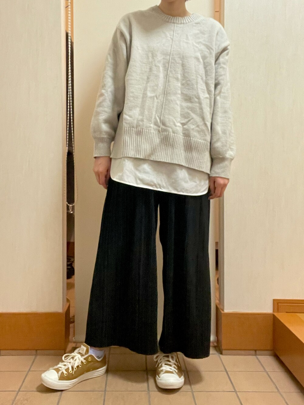 「おしゃれさんと繋がりたい、シンプル、秋コーデ」｜「GUのアイテム（アンサンブル、ベージュ系）」を使った、ちぃさん（レディース・164cm）の秋コーディネートの1枚目の写真
