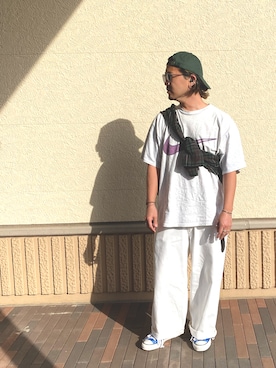 「アイテム（デニムパンツ、ホワイト系）」を使った、Go さん（メンズ・166cm）の春コーディネート