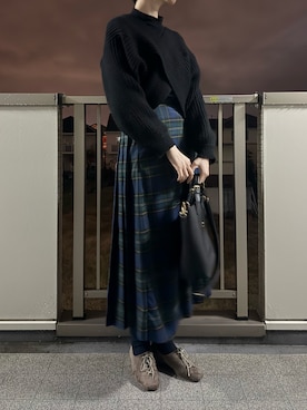 「アイテム（ドレスシューズ、ベージュ系）」を使った、mi-nさん（レディース・175cm）の冬コーディネート