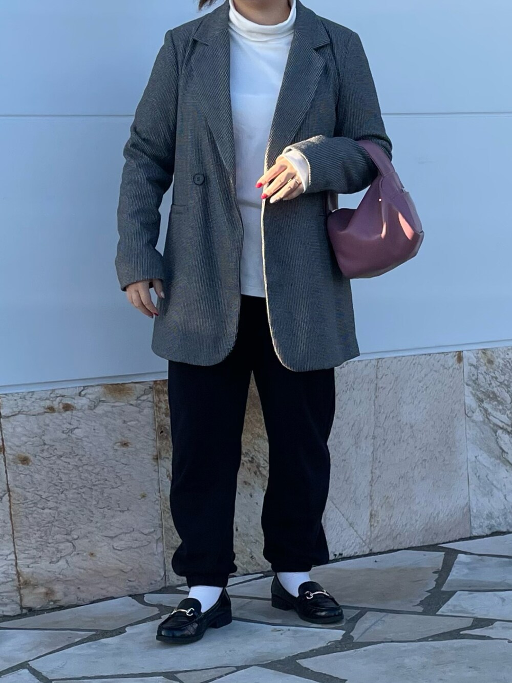 「ジャケット、スウェット、スウェットパンツ、ユニクロ、UNIQLO、プチプラ、プチプラコーデ、きれいめカジュアル、休日スタイル、低身長」｜「rectangle by ryonの【rectangle by ryon】テーラードジャケット（テーラードジャケット、ブラック系）」を使った、maru☺︎さん（レディース・153cm）の秋コーディネートの1枚目の写真