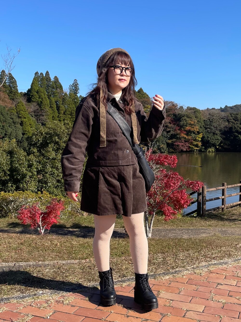 「タートルネック、冬アウター、セットアップ、メガネ女子、ニット帽、ショルダーバッグ、ブーツ、プチプラ、プチプラコーデ、GU、きれいめカジュアル、休日スタイル、お出かけコーデ」｜「LADY LIKEの手編み風ノルディック柄ドロストニット帽（ニットキャップ/ビーニー、ベージュ系）」を使った、maru☺︎さん（レディース・153cm）の冬コーディネートの1枚目の写真