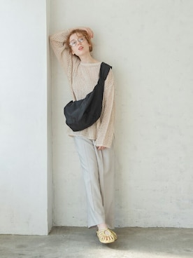 「アイテム（チノパンツ、グレー系）」を使った、Crispさん（レディース・160cm）の春コーディネート