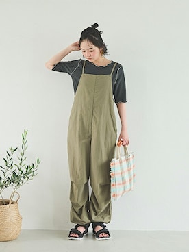 「クリスプ」｜「アイテム（サロペット/オーバーオール）」を使った、Crispさん（レディース・155cm）の夏コーディネート