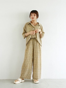 「アイテム（パンツ、イエロー系）」を使った、Crispさん（レディース・158cm）の夏コーディネート