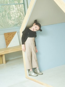 「maarook（マルーク）のアイテム（サロペット/オーバーオール）」を使った、Wonder apartmentさん（キッズ・110cm）の冬コーディネート