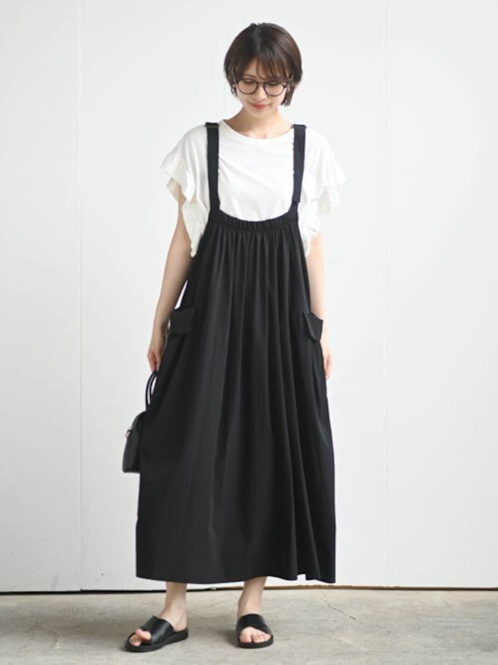 「ジャンスカ、モノトーン、大人カジュアル、休日スタイル、リラックススタイル、夏コーデ、rps」｜「rpsのフリルスリーブＴ（Tシャツ/カットソー、ホワイト系）」を使った、rps_freakさん（レディース・164cm）の夏コーディネートの1枚目の写真