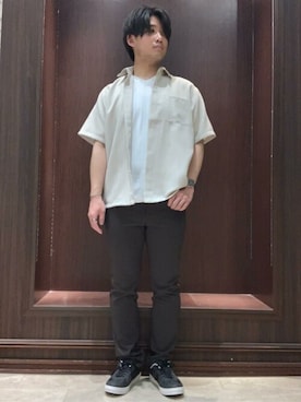 「TAKA-Q（タカキュー）のアイテム（パンツ）」を使った、TAKA-Q スタッフさん（メンズ・170cm）の夏コーディネート