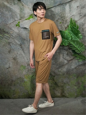 「TAKA-Q（タカキュー）のアイテム（パンツ）」を使った、TAKA-Q スタッフさん（メンズ・184cm）の夏コーディネート