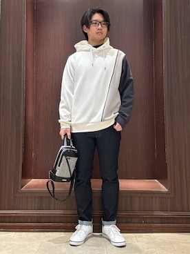 「TAKA-Q（タカキュー）のアイテム（パンツ）」を使った、TAKA-Q スタッフさん（メンズ・170cm）の春コーディネート