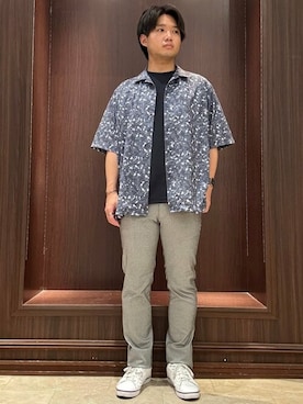 「TAKA-Q（タカキュー）のアイテム（パンツ）」を使った、TAKA-Q スタッフさん（メンズ・170cm）の夏コーディネート