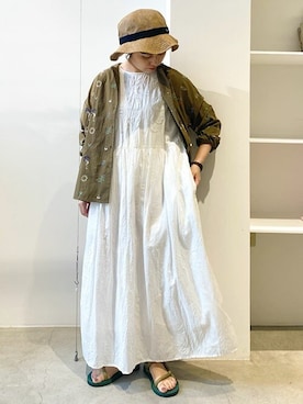 「カーキ×ホワイト」｜アトリエドゥサボンさん（レディース・150cm）の秋コーディネート