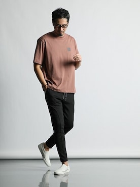 「ダファー」｜「アイテム（スウェットパンツ）」を使った、JEEさん（メンズ・182cm）の春コーディネート