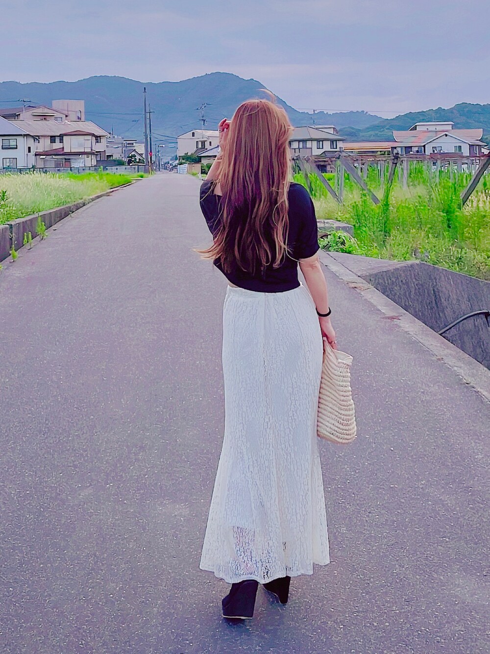 「大人カジュアル、おしゃれさんと繋がりたい、今日のコーデ、シンプル、低身長、大人かわいい」｜「earth music&ecologyの選べるレーススカート(フラワー) ＊（スカート、ホワイト系）」を使った、aiko❤️さん（レディース・153cm）の夏コーディネートの1枚目の写真