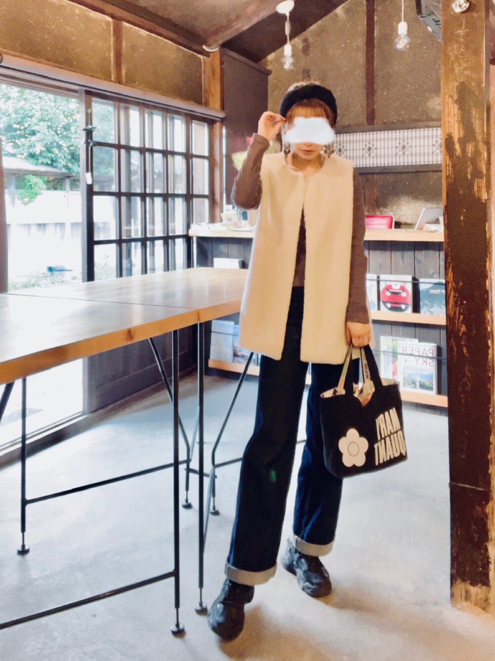 「秋冬コーデ、シンプルコーデ、大人コーデ、低身長、ゆったりコーデ、パンツコーデ、おしゃれさんと繋がりたい、低身長コーデ、デニムパンツ、しまむら、GU、ファーベスト」｜「GUのアイテム（デニムパンツ、ブルー系）」を使った、aiko❤️さん（レディース・153cm）の秋コーディネートの1枚目の写真