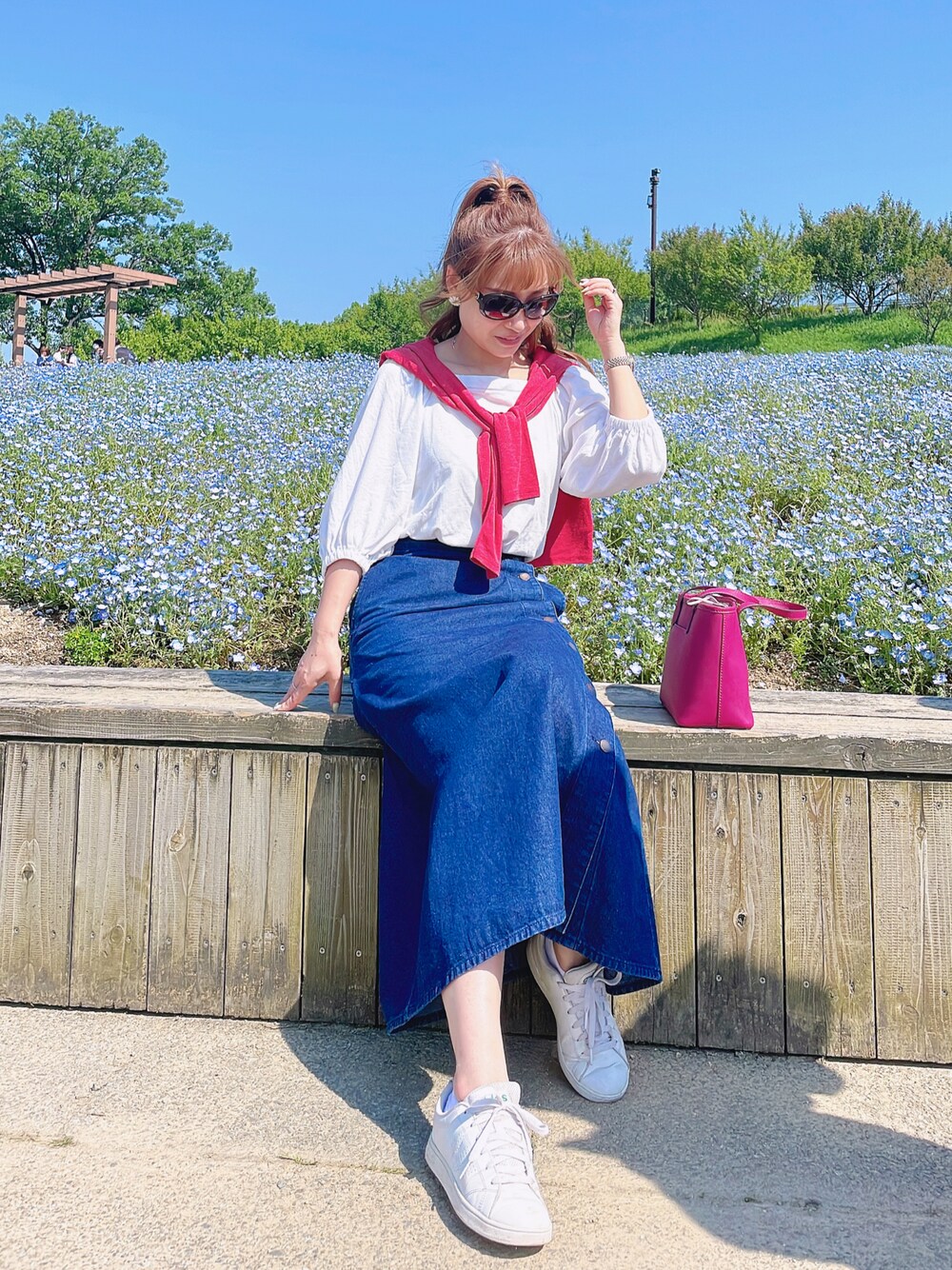 「休日スタイル、春夏コーデ、オトナ女子、低身長、スニーカー、シンプルコーデ、カジュアルコーデ、スカート、GU、UNIQLO、グッチ」｜「GUのアイテム（デニムスカート、ブルー系）」を使った、aiko❤️さん（レディース・153cm）の春コーディネートの1枚目の写真