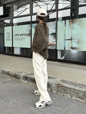 「アイテム（キャップ）」を使った、ayaさん（レディース・161cm）の秋コーディネート