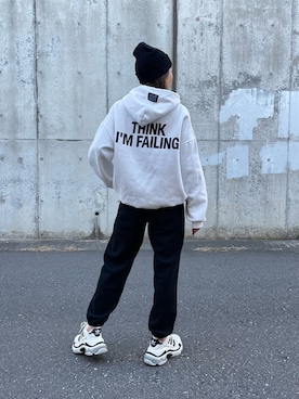 「アイテム（パーカー、ホワイト系）」を使った、ayaさん（レディース・161cm）の冬コーディネート