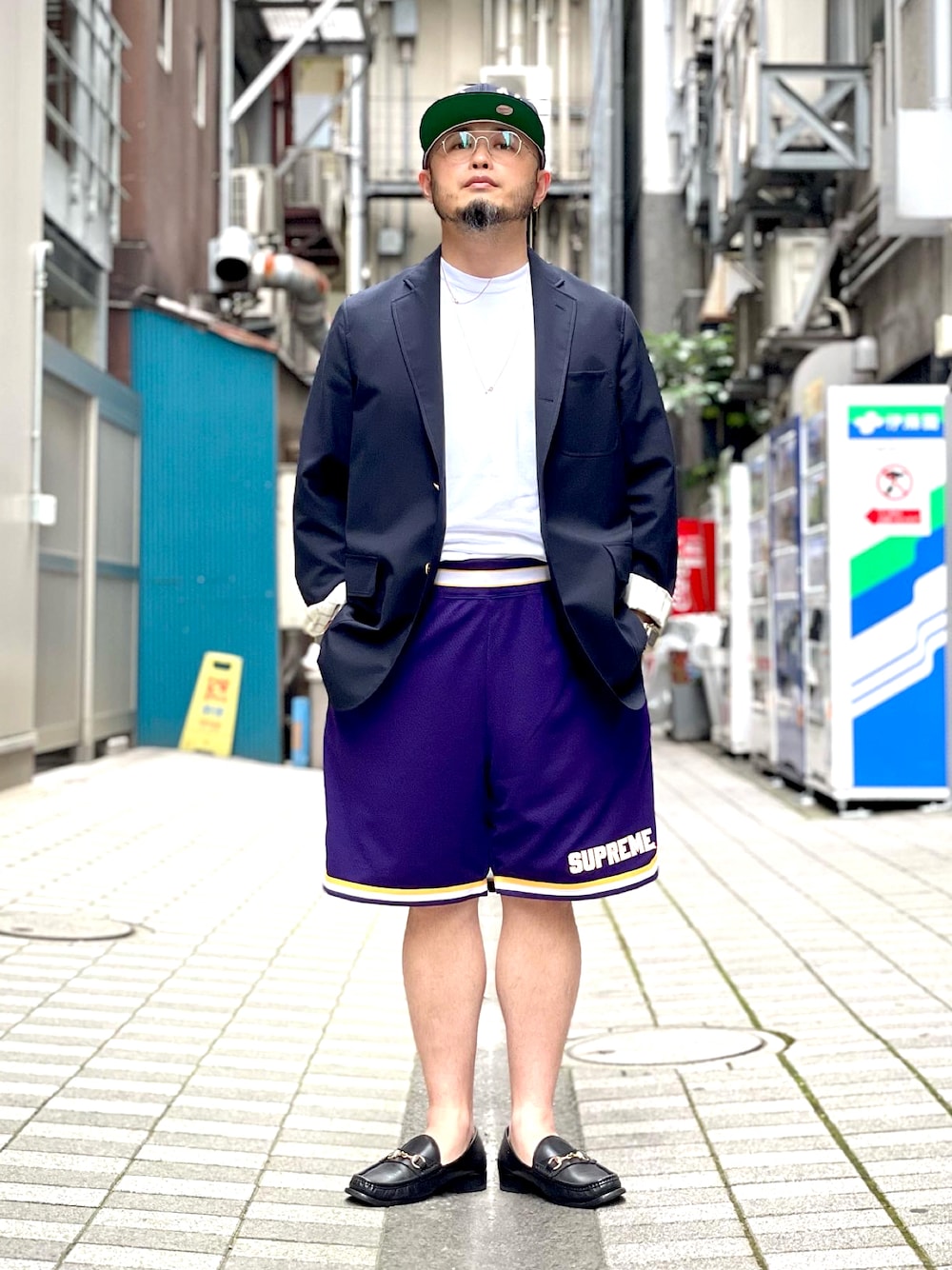 Supreme のパンツ（パープル系）を使った人気ファッション