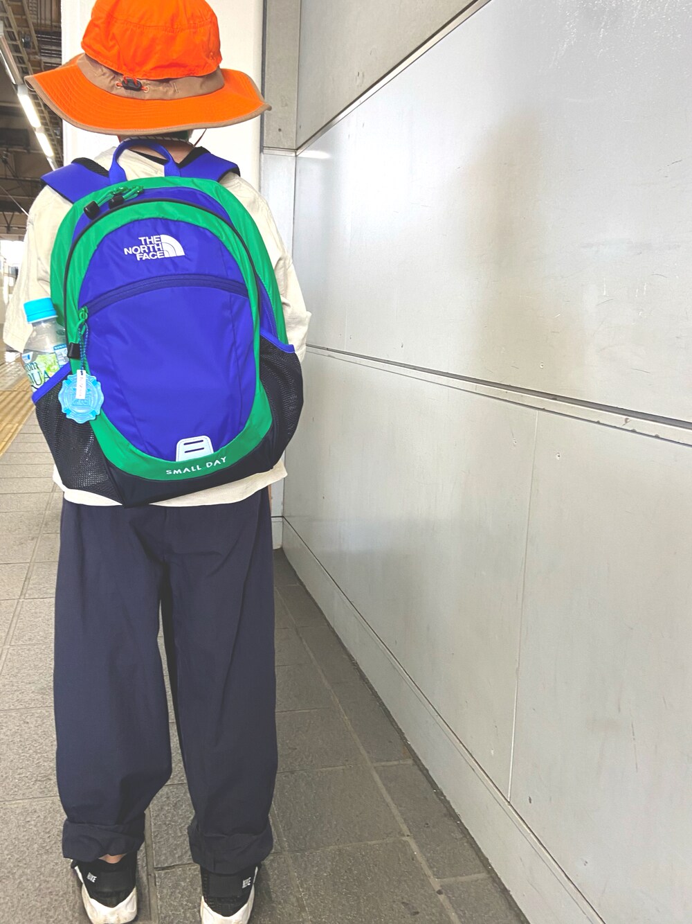 「デロリアン、ノースフェイス、キッズコーデ、夏コーデ、男の子」｜「BREEZEのアイテム（パンツ、ブラック系）」を使った、kenmoxさん（キッズ・123cm）の夏コーディネートの1枚目の写真