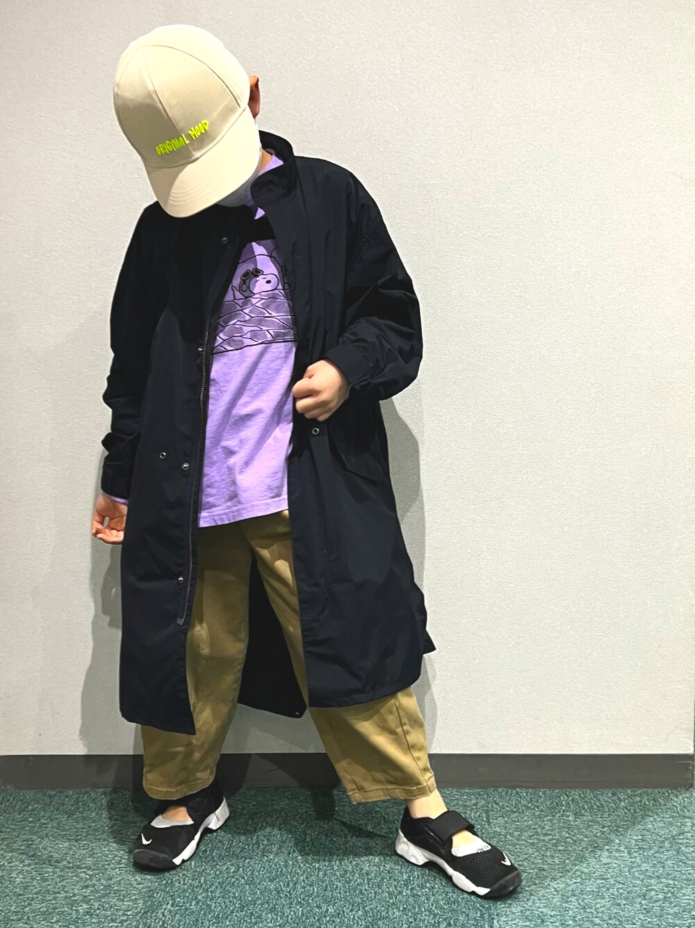 「ピーナッツ、モッズコート、ヒザデルパンツ、休日スタイル、おとこのこ、ナイキ、エアリフト、春コーデ、ロンT」｜「coenの【coen キッズ】M-65TYPE モッズコート（モッズコート、ブルー系）」を使った、kenmoxさん（キッズ・127cm）の冬コーディネートの1枚目の写真
