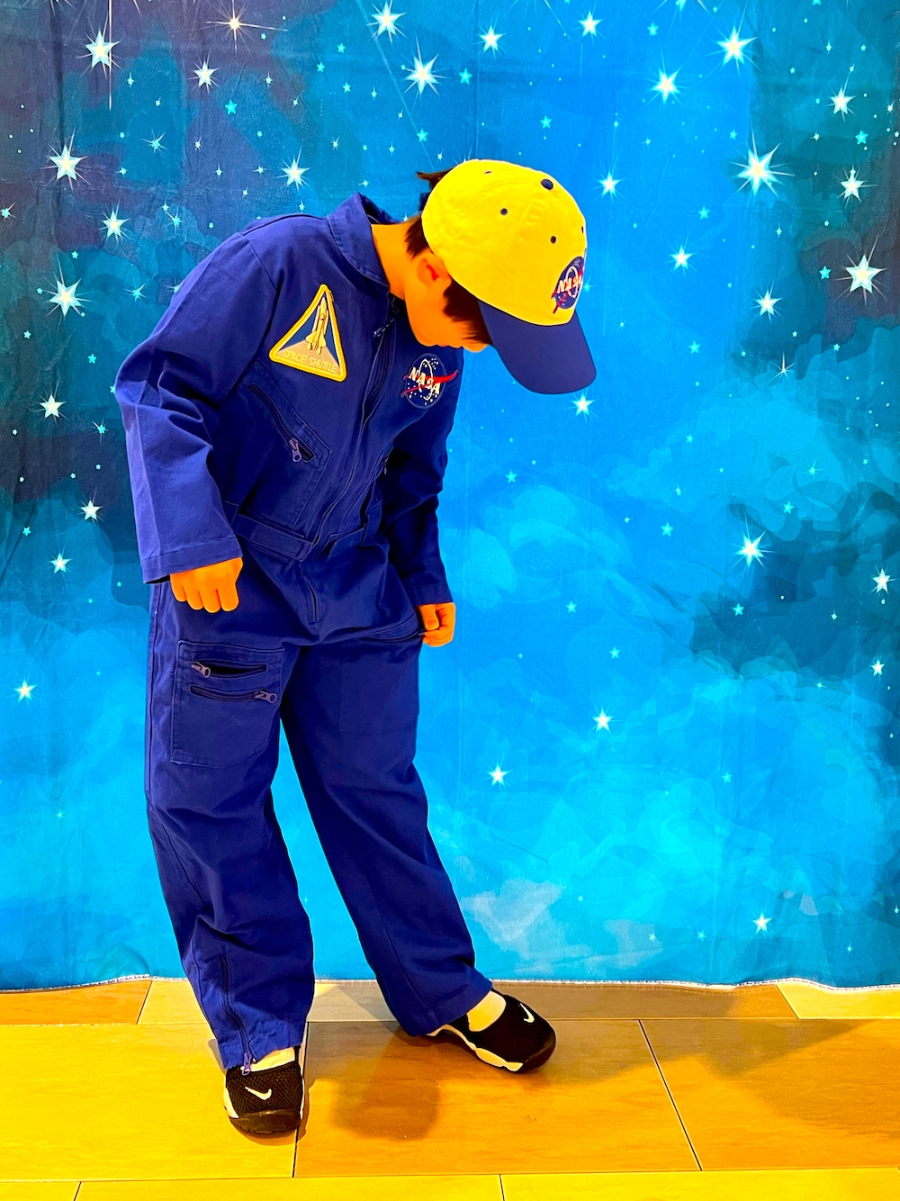 「NASA、nasaコーデ、秋ルック紹介するよ、ハロウィン、ハロウィンコーデ、happy halloween、宇宙」｜「NASAのアイテム（オールインワン・サロペット、ブルー系）」を使った、kenmoxさん（キッズ・131cm）の秋コーディネートの1枚目の写真