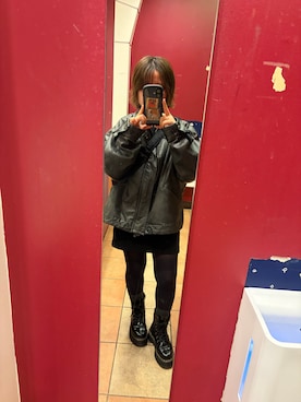 「アイテム（ライダースジャケット）」を使った、m a h o さん（レディース・143cm）の冬コーディネート