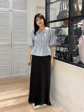 「LOWRYS FARM（ローリーズファーム）のストレッチサテンスカート　 290120（スカート、ブラック系）」を使った、waka72002さん（レディース）の春コーディネート