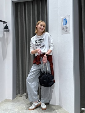 「BAYFLOW（ベイフロー）のコードHDマルチポケショルダー（ハンドバッグ）」を使った、ayakabfさん（レディース・172cm）の秋コーディネート