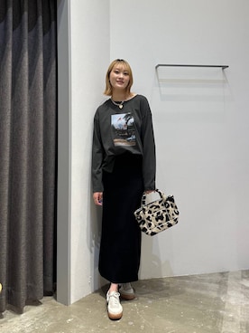 「アイテム（スカート）」を使った、ayakabfさん（レディース・172cm）の秋コーディネート