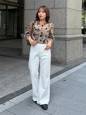 「Thevon（ゼボン）のカラーデニムフレアパンツ（デニムパンツ、ホワイト系）」を使った、mayuさん（レディース・157cm）の夏コーディネート