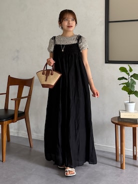 「Thevon（ゼボン）のシャーリングデザインキャミワンピース（ワンピース、ブラック系）」を使った、mayuさん（レディース・157cm）の夏コーディネート