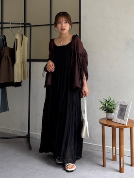 「Thevon（ゼボン）のラメワッシャー袖シャーリングシアーシャツ（シャツ/ブラウス、ブラウン系）」を使った、mayuさん（レディース・157cm）の春コーディネート
